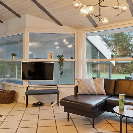 Amazing Home In Vaeggerlose With Wifi * Bøtø By